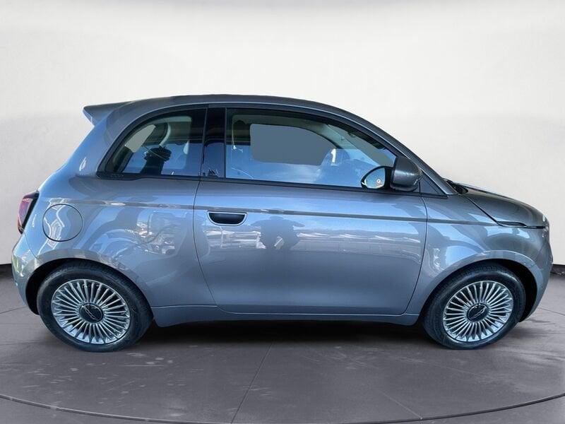 FIAT 500e 500 Nuova 500 Hatchback My23 La Nuova 500 - 320 Berlina