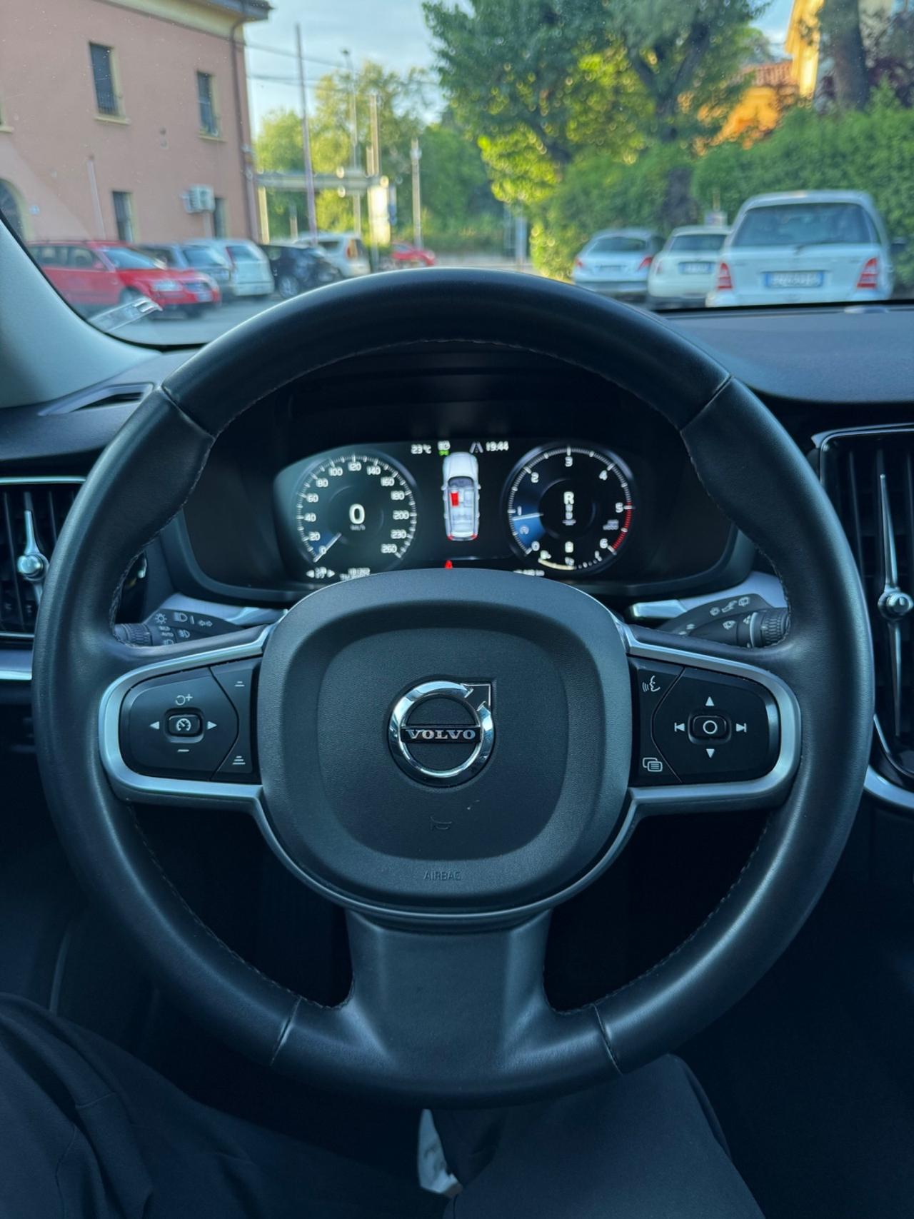 Volvo V60 B4 (d) Geartronic R-Design