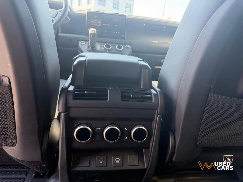 Land Rover Defender 3.0D I6 200 110 X-Dynamic SE AWD auto.