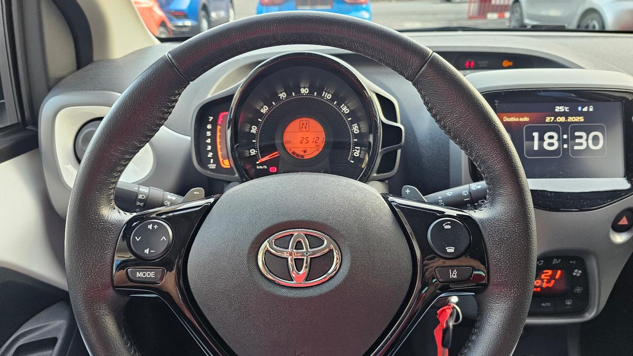 Toyota Aygo Connect 1.0 VVT-i 72 CV 5p. x-play MMT UNIPRO' TAGL UFF