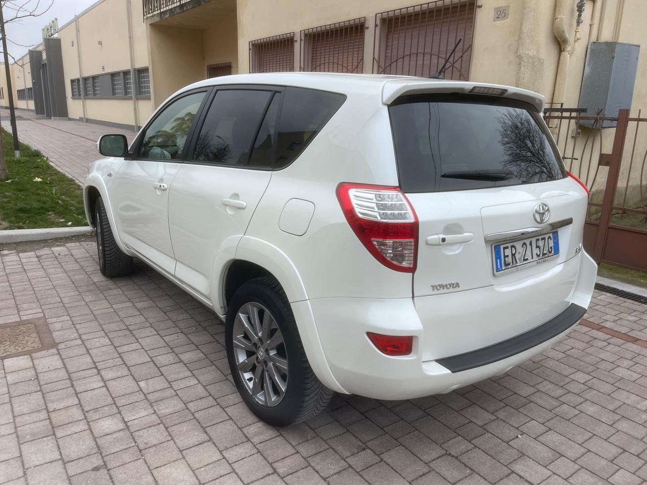 Toyota RAV 4 RAV4 2.2 D-CAT A/T 4WD Lounge