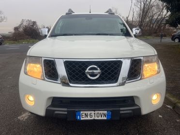 Nissan Navara 3.0 dCi 4 porte Double Cab LE V6
