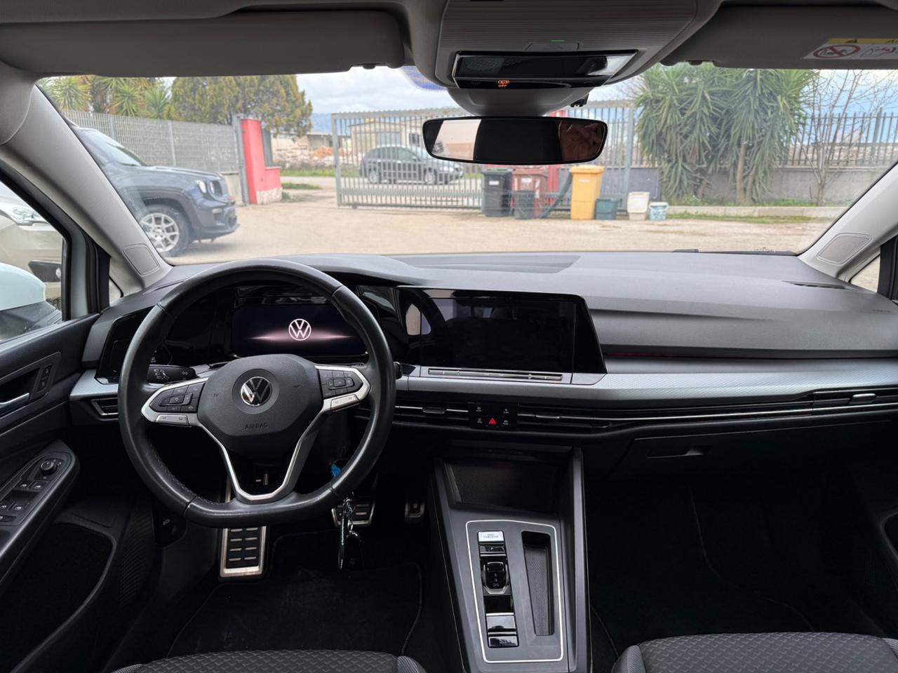 Volkswagen Golf 8 2.0 TDI DSG SCR CON GANCIO TRAINO