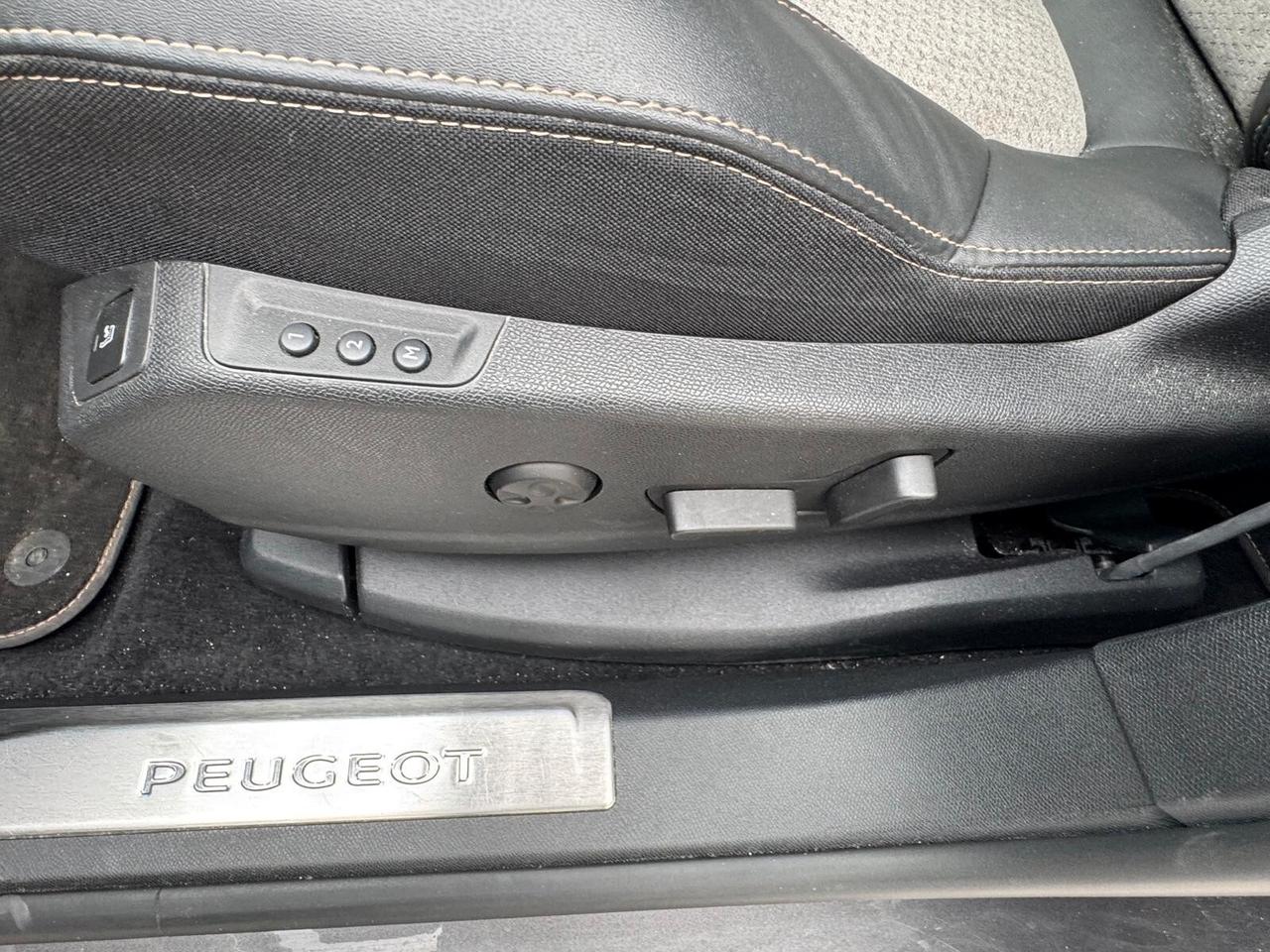 Peugeot 3008 Hybrid4 300 e-EAT8 GT Pack 4X4