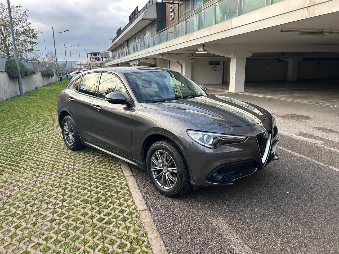 Alfa Romeo Stelvio 2.2 Turbodiesel 210 CV AT8 Q4 Business