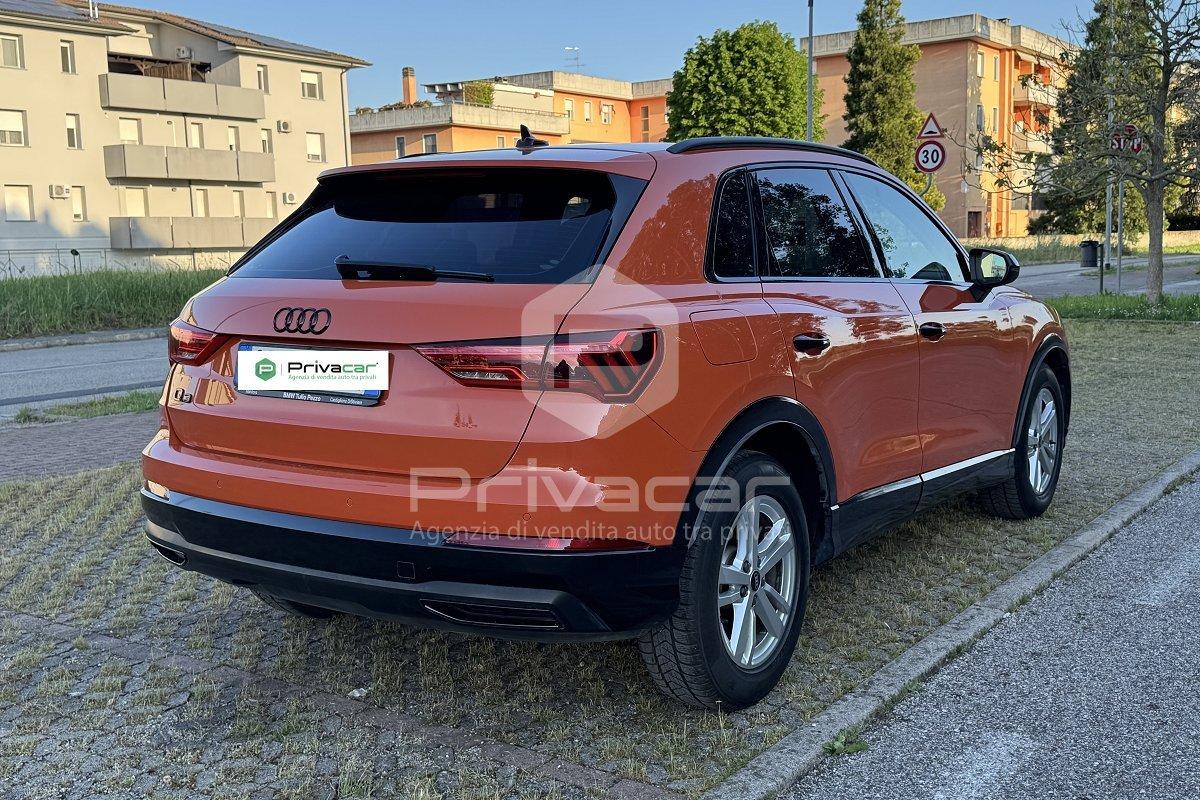 AUDI Q3 35 TDI S tronic Business Advanced