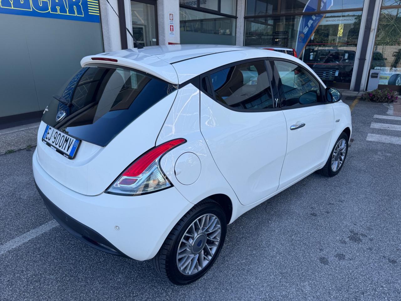 Lancia Ypsilon 1.2 69 CV Platinum 2011