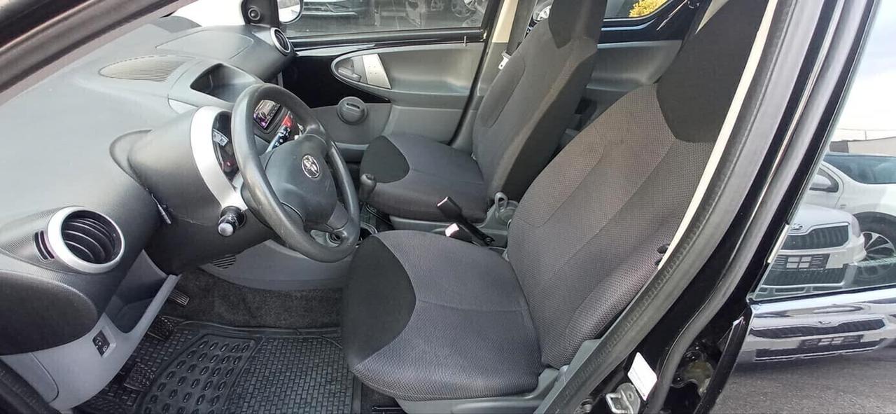 Toyota Aygo 1.0 CLIMA - LEGGI!