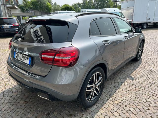 MERCEDES-BENZ GLA 180 Premium