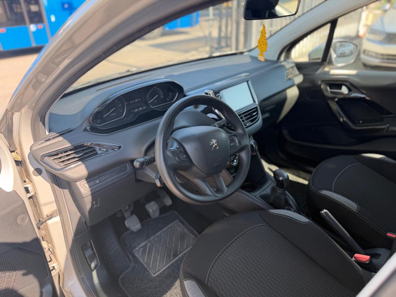 Peugeot 208 1.2 benzina