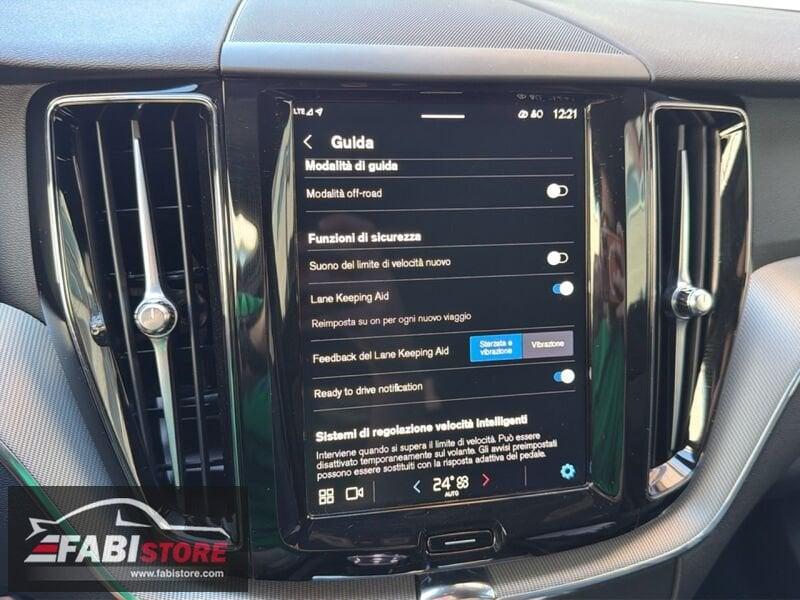 Volvo XC60 B5 AWD 250 Cv R-Design Plus Dark - KM/0