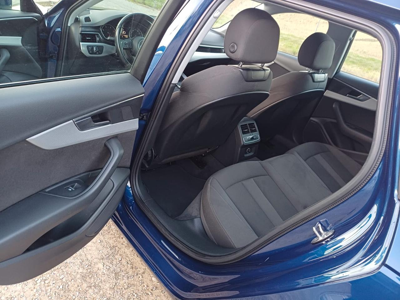 Audi A4 Avant 2.0 TDI 150 CV S line edition