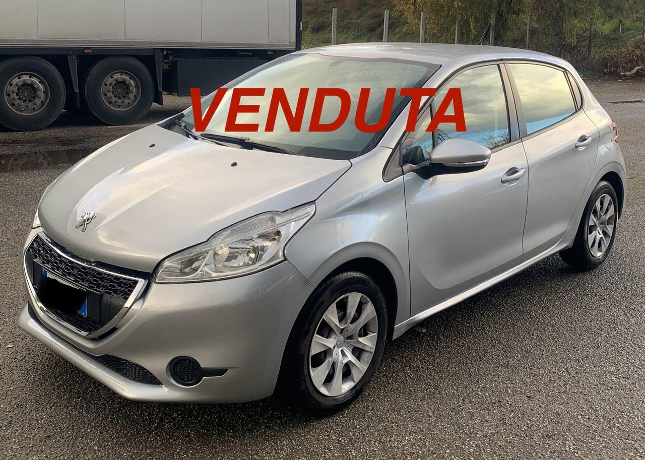 Peugeot 208 1.4 HDi 68 CV 5 porte Allure