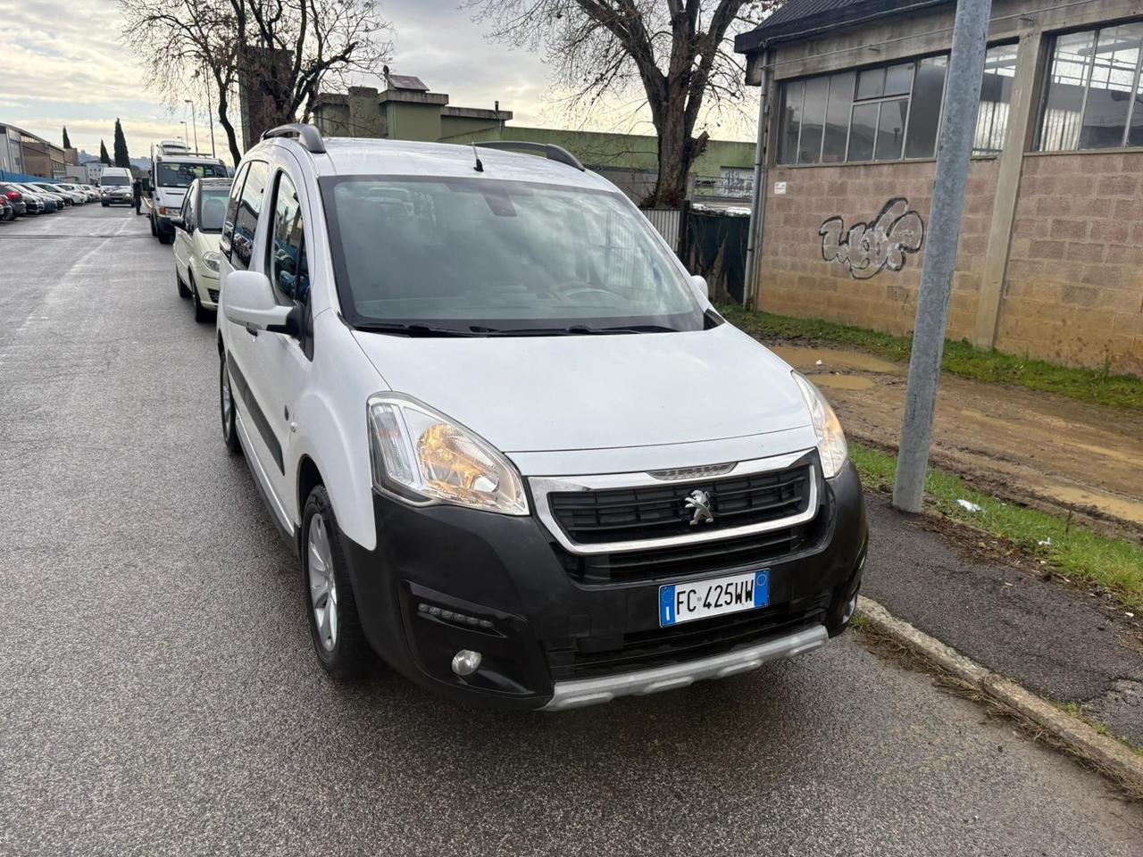 Peugeot Partner Tepee 2016 BlueHDi 120 S&S Outdoor