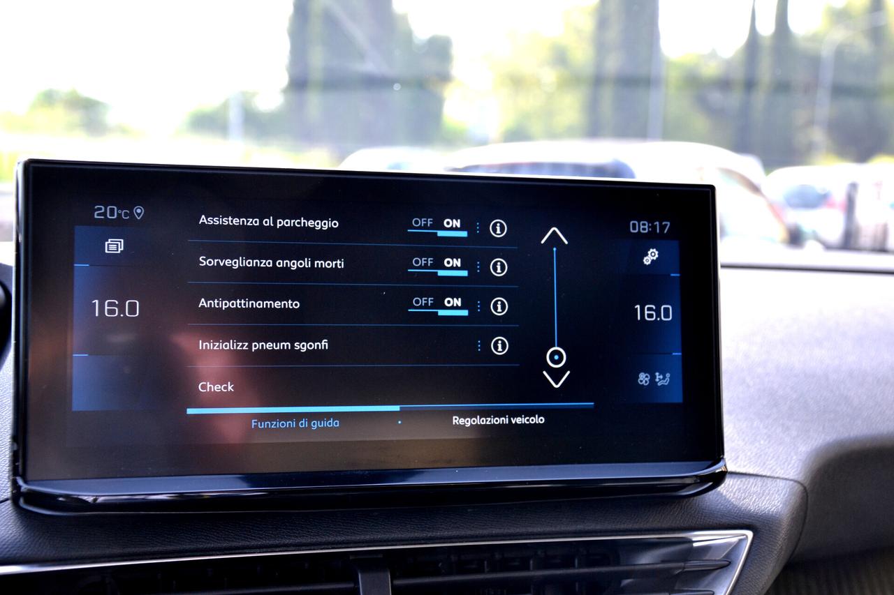 Peugeot 3008 1.5 HDi 130CV EAT8 ALLURE NAV+PEL+RCAM+LED+CRUISE