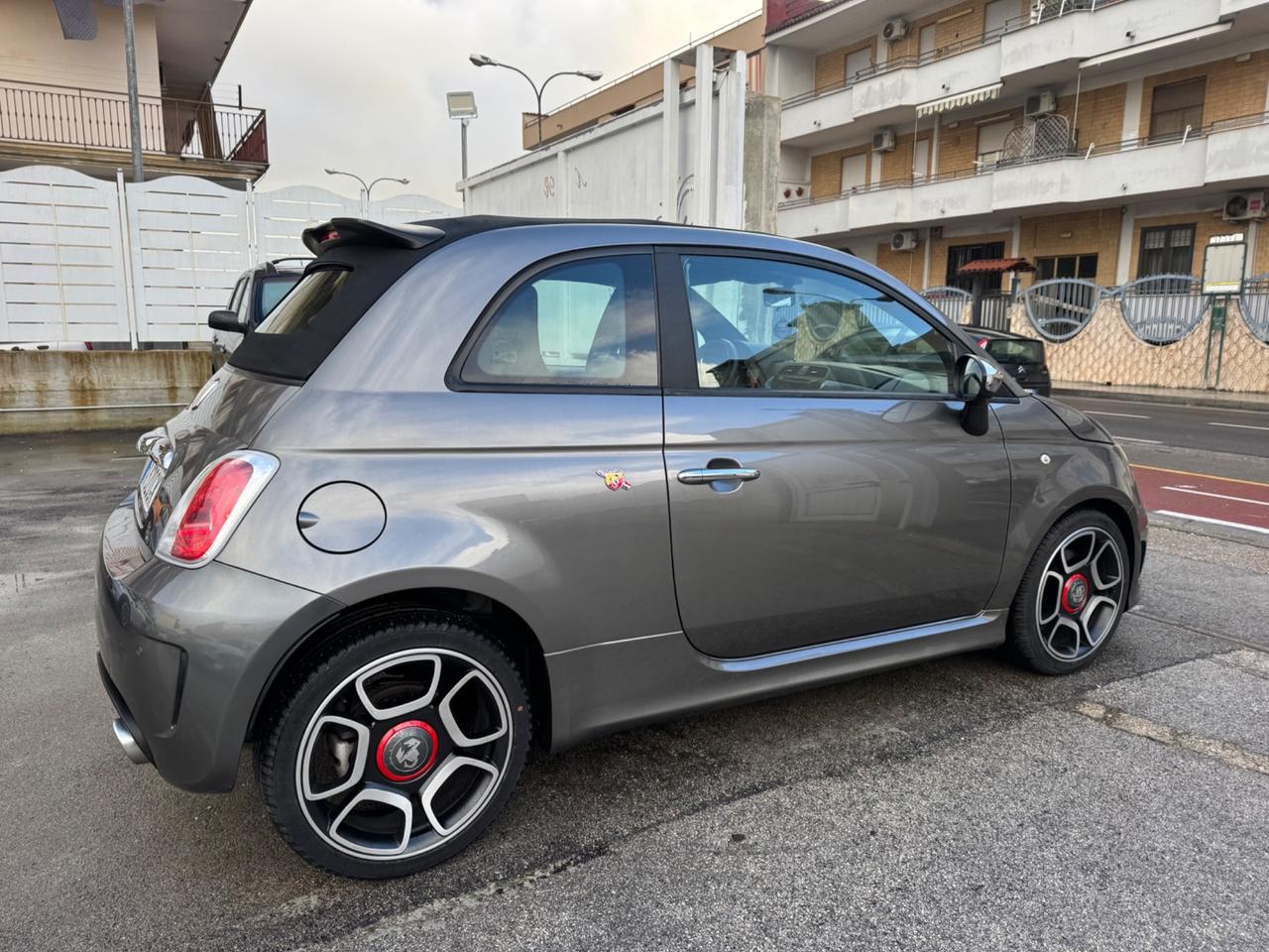 Abarth 500C 1.4 TURBOBENZINA 140CV 2010
