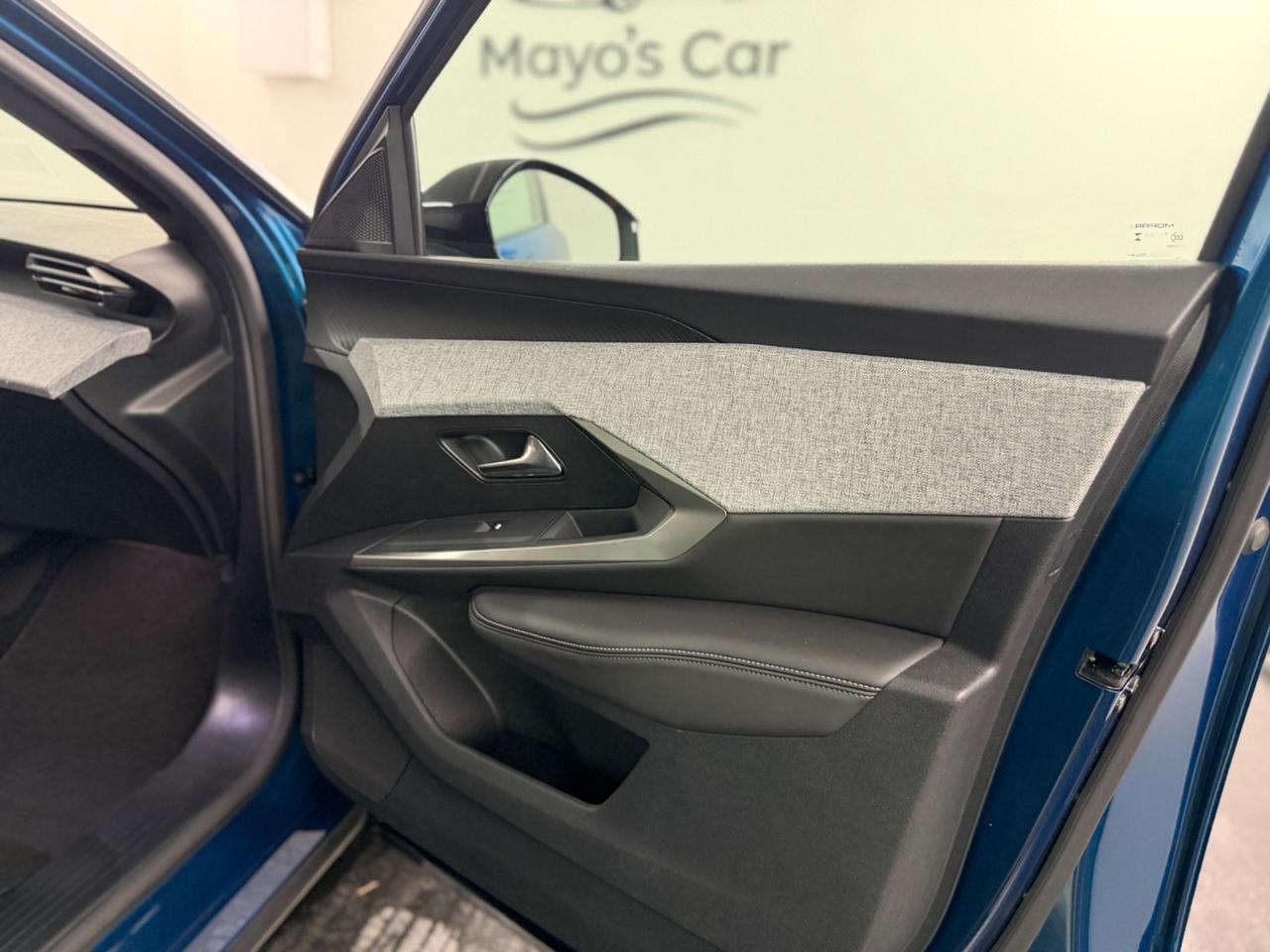PEUGEOT 3008 FULL HYBRID (anno 2025)