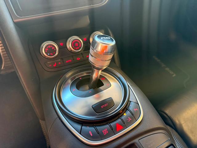 AUDI R8 4.2 V8 FSI quattro R tronic