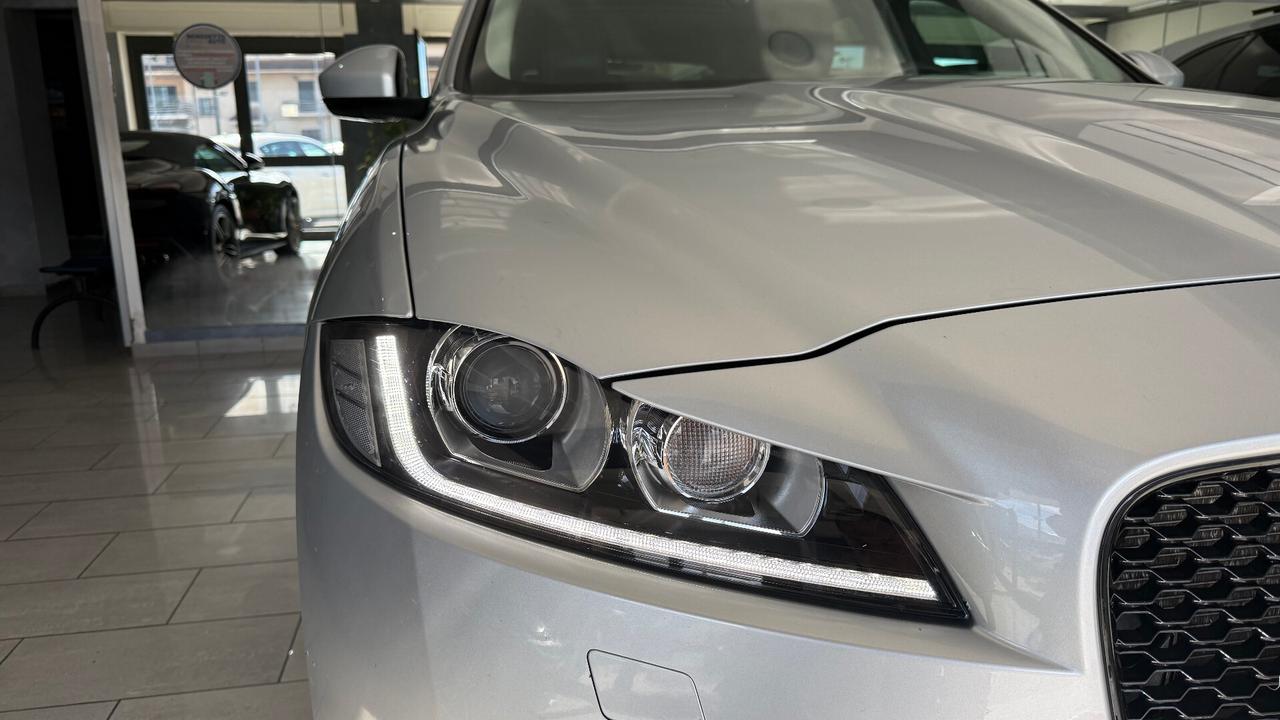 Jaguar F-Pace 2.0 D 180 CV AWD aut. R-Sport tetto apribile