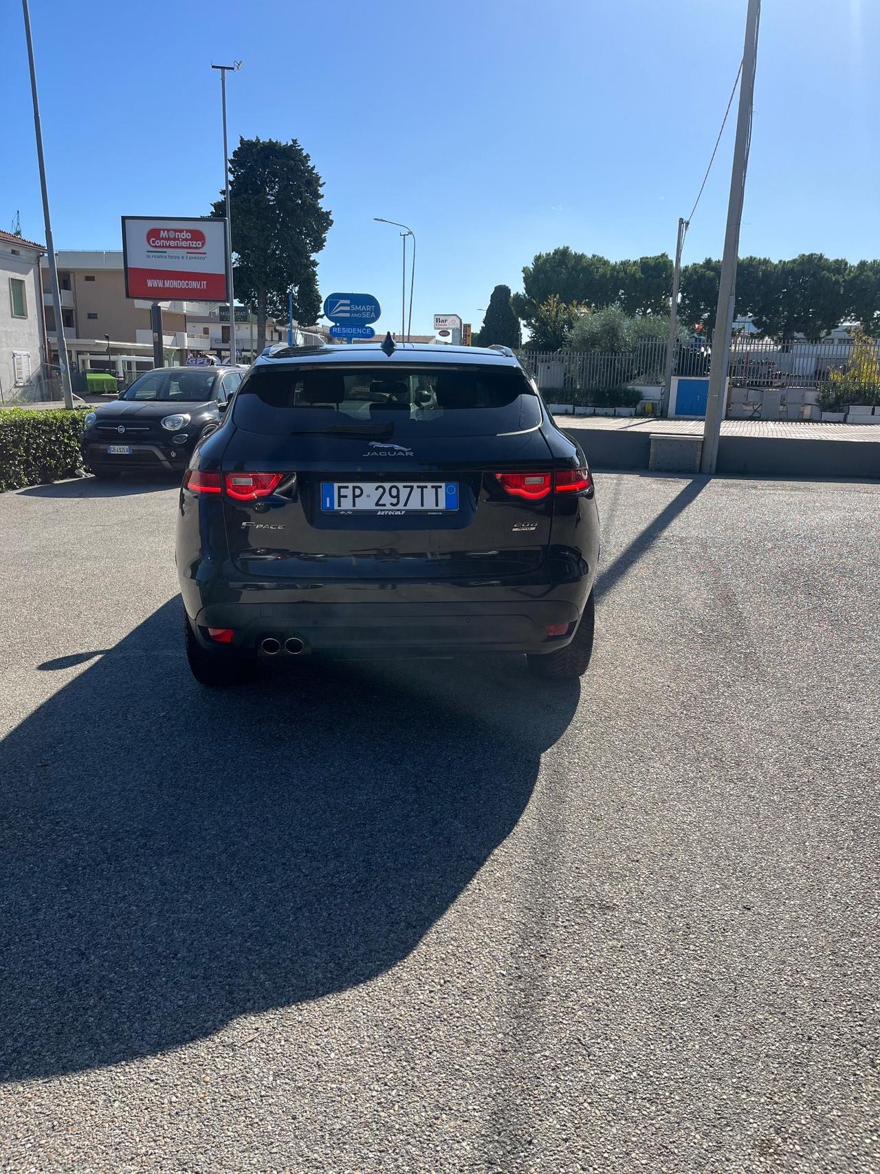 Jaguar F-Pace 2.0 D 180 CV AWD aut. Prestige