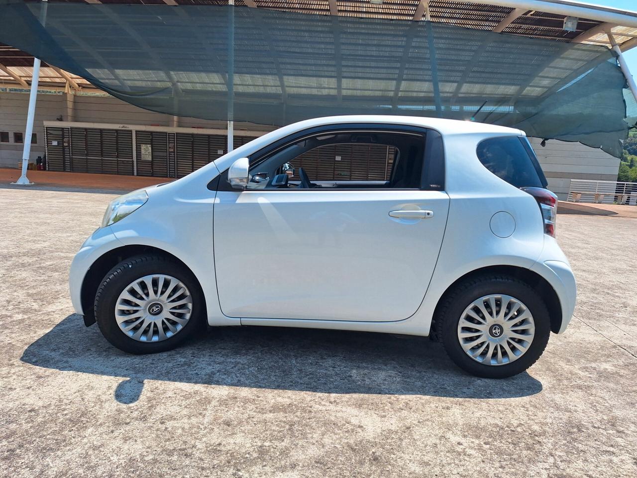 Toyota iQ 1.0 CVT Trend CAMBIO AUTOMATICO