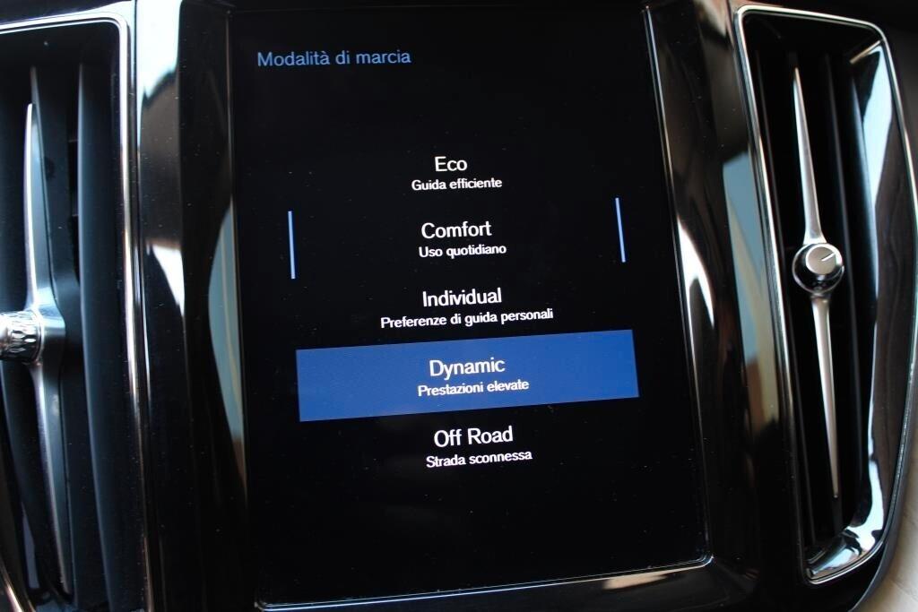 VOLVO XC60 2.0 D4 Inscription *Tetto *Luci Ambiente