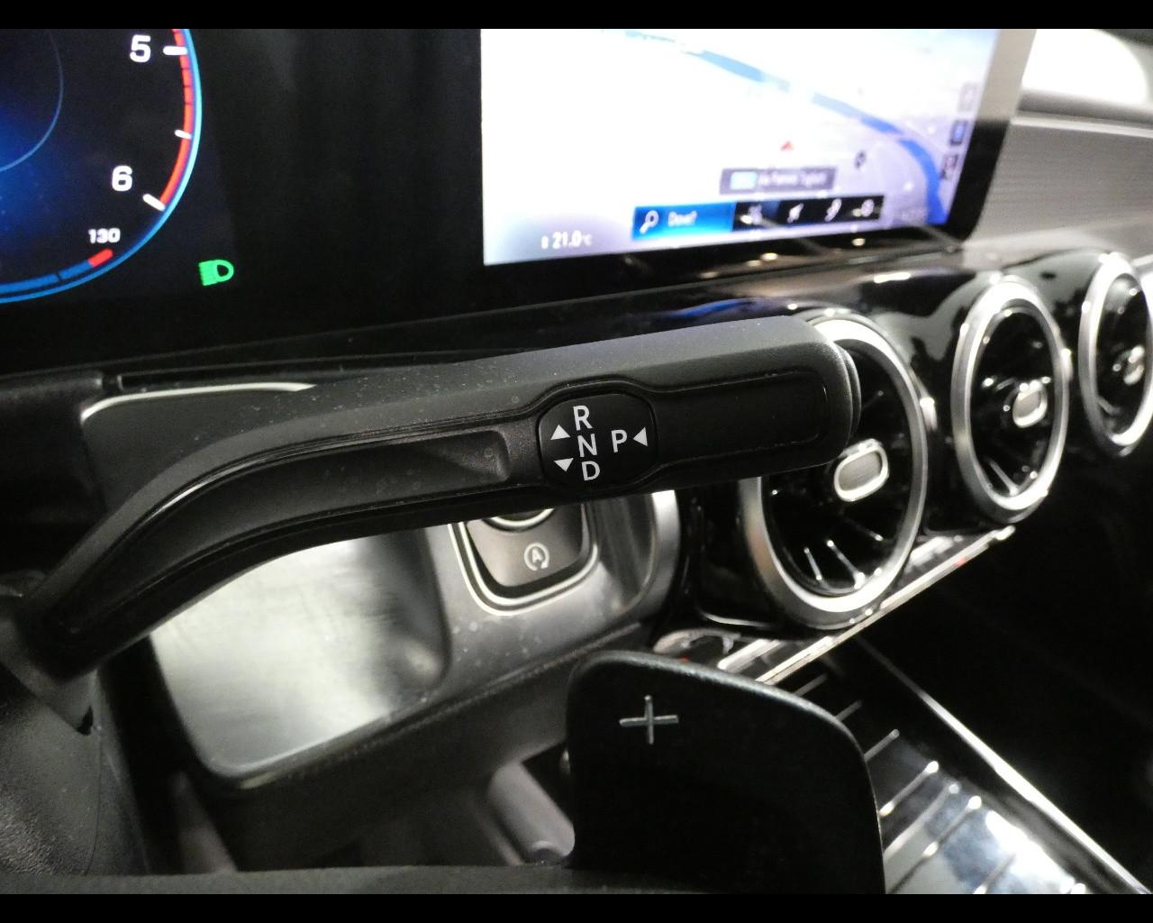 Mercedes-Benz GLB (X247) - GLB 180 d Automatic Sport Plus