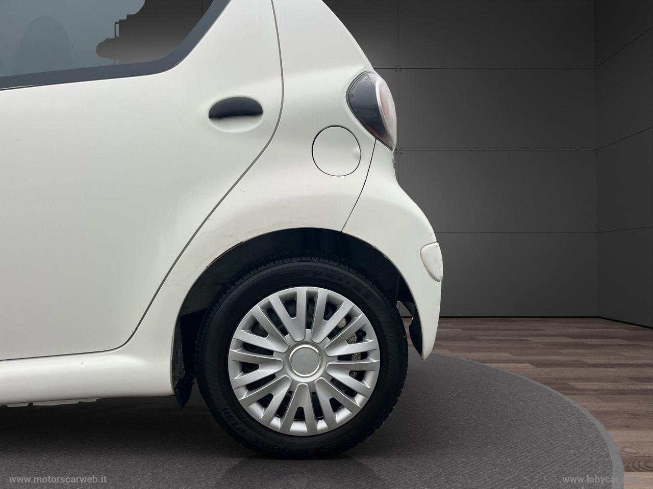 TOYOTA Aygo 1.0 12V VVT-i 5p. Deep Ocean Conn.