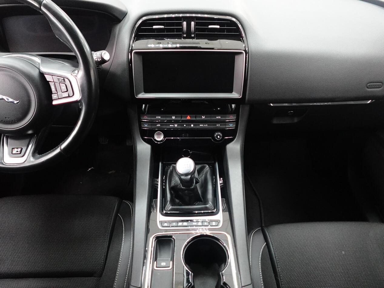 Jaguar F-Pace 2.0d 180 CV AWD R-SPORT
