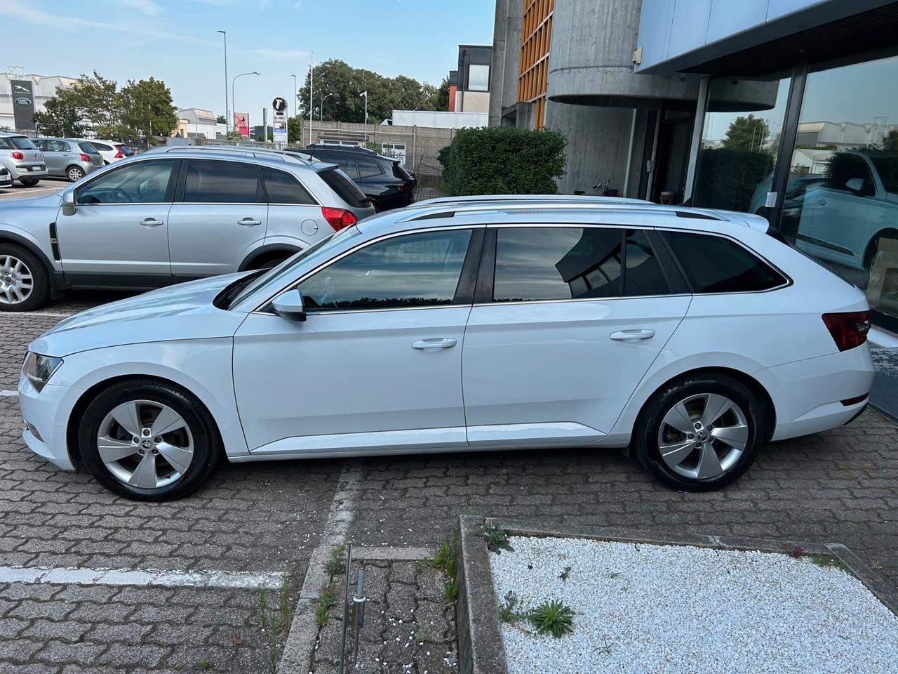 Skoda Superb Wagon 1.6 tdi Executive dsg my17