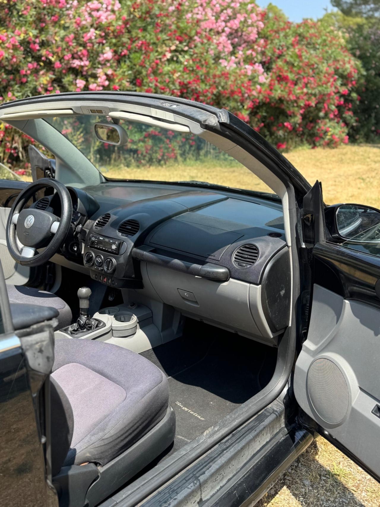 Volkswagen New Beetle 1.4 16V Cabrio