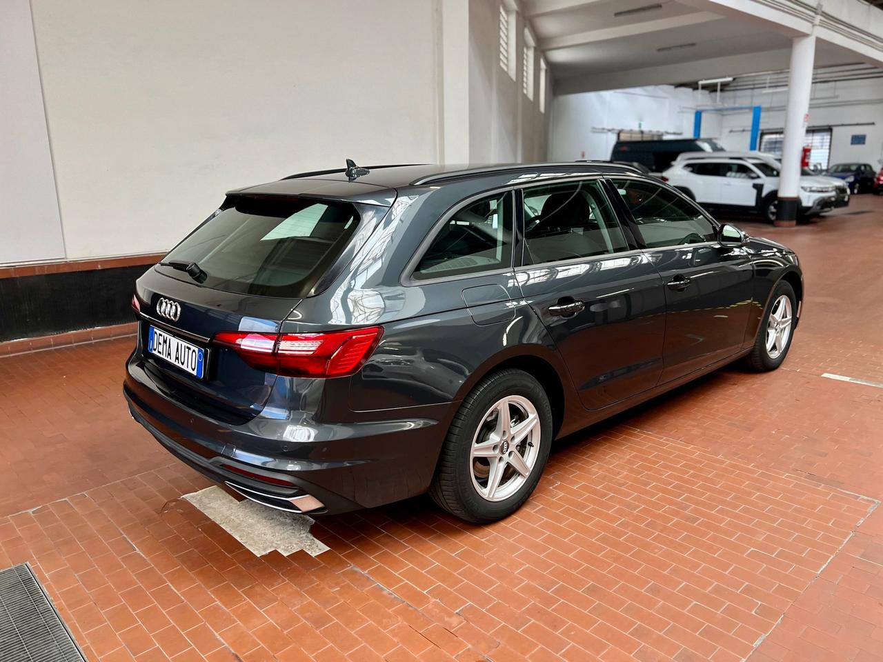 Audi A4 Avant Ibrida TDI/163 CV S-Tronic