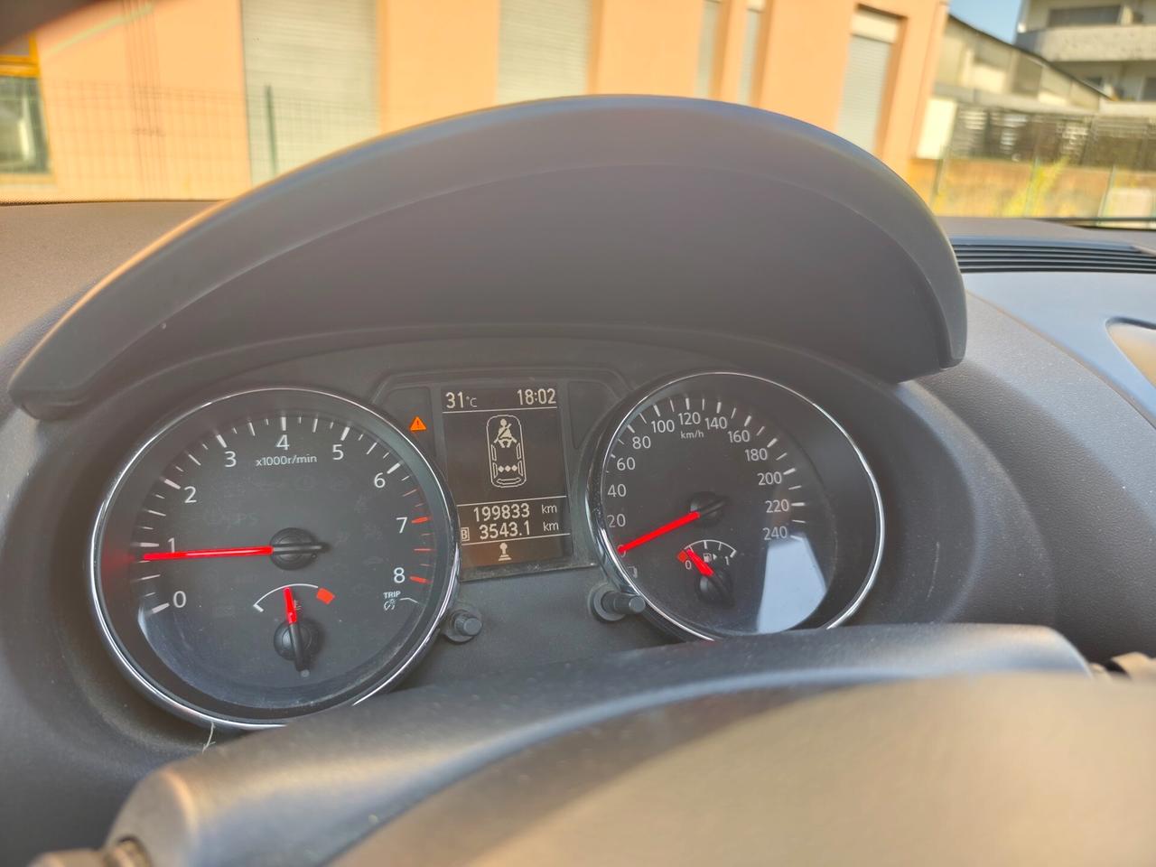 Nissan Qashqai 1.6 GPL gancio traino lavori certificati