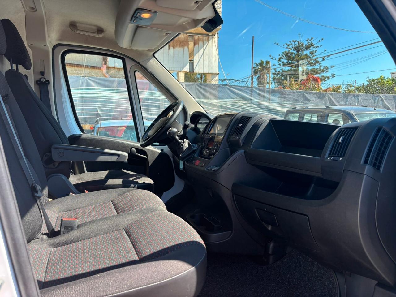 Peugeot Boxer 2.2 BlueHDi 140CV L2H2
