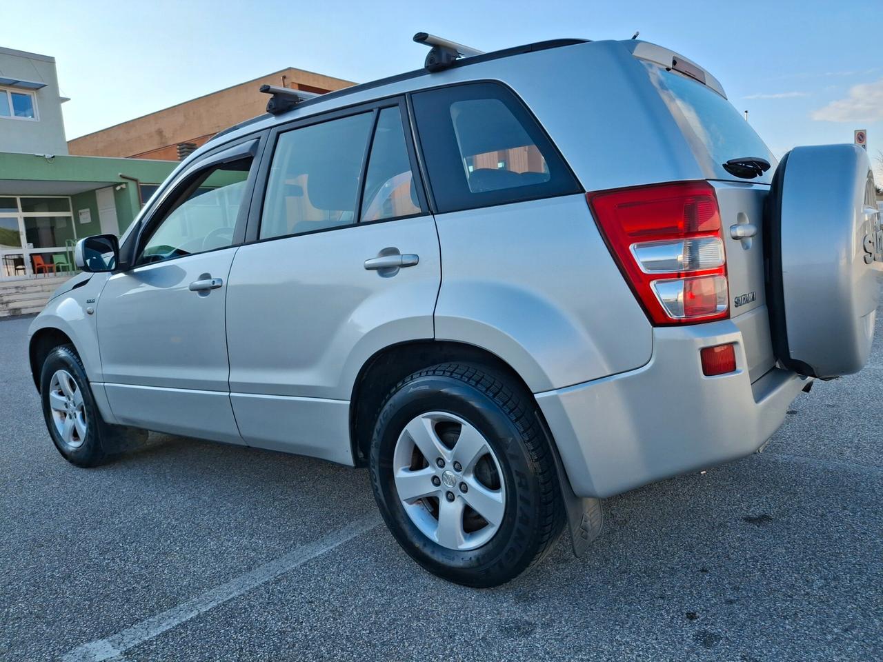 Suzuki Grand Vitara 1.9 DDiS-5 Porte-Executive-4X4-