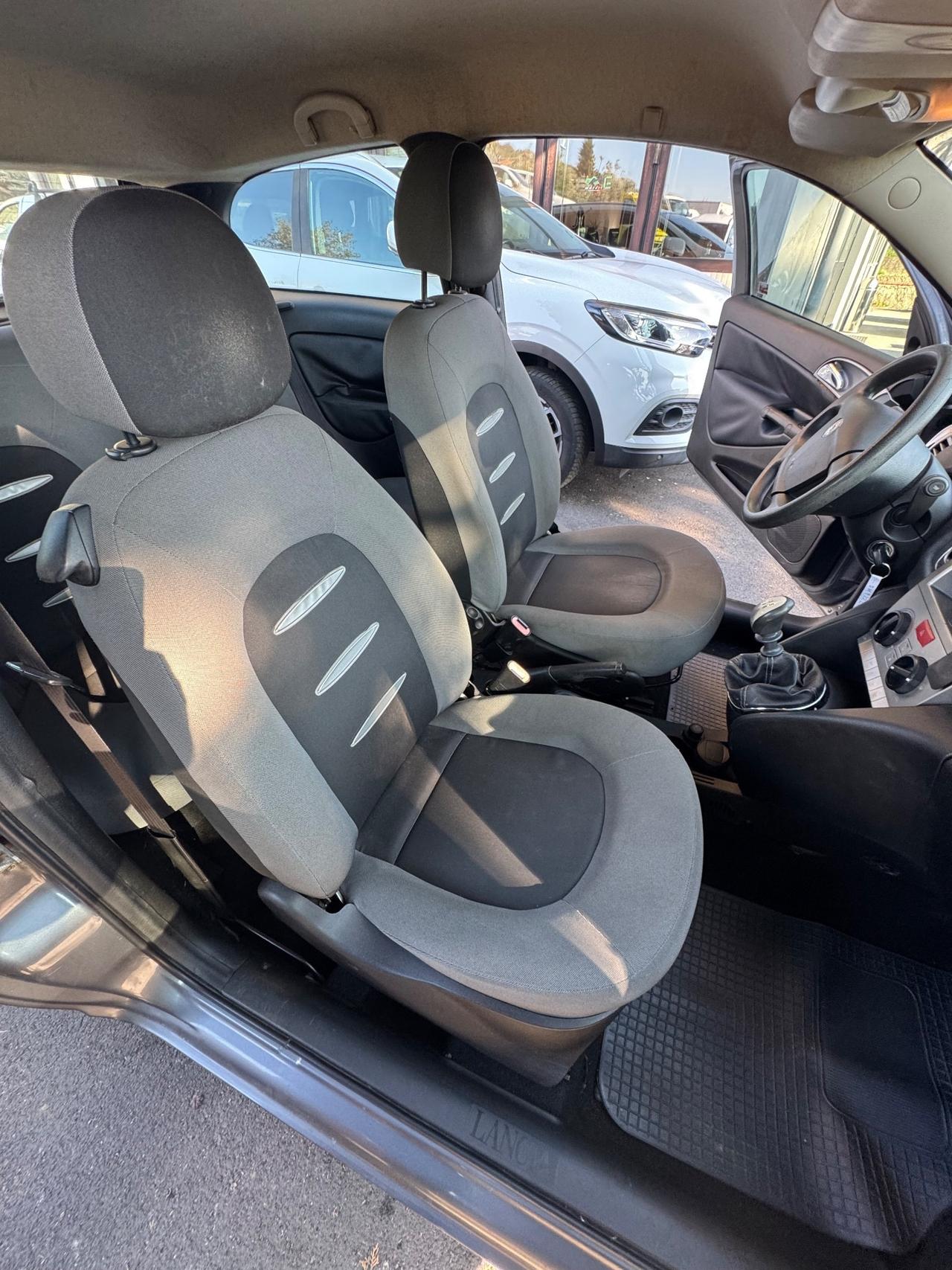 Lancia Ypsilon 1.2 Argento