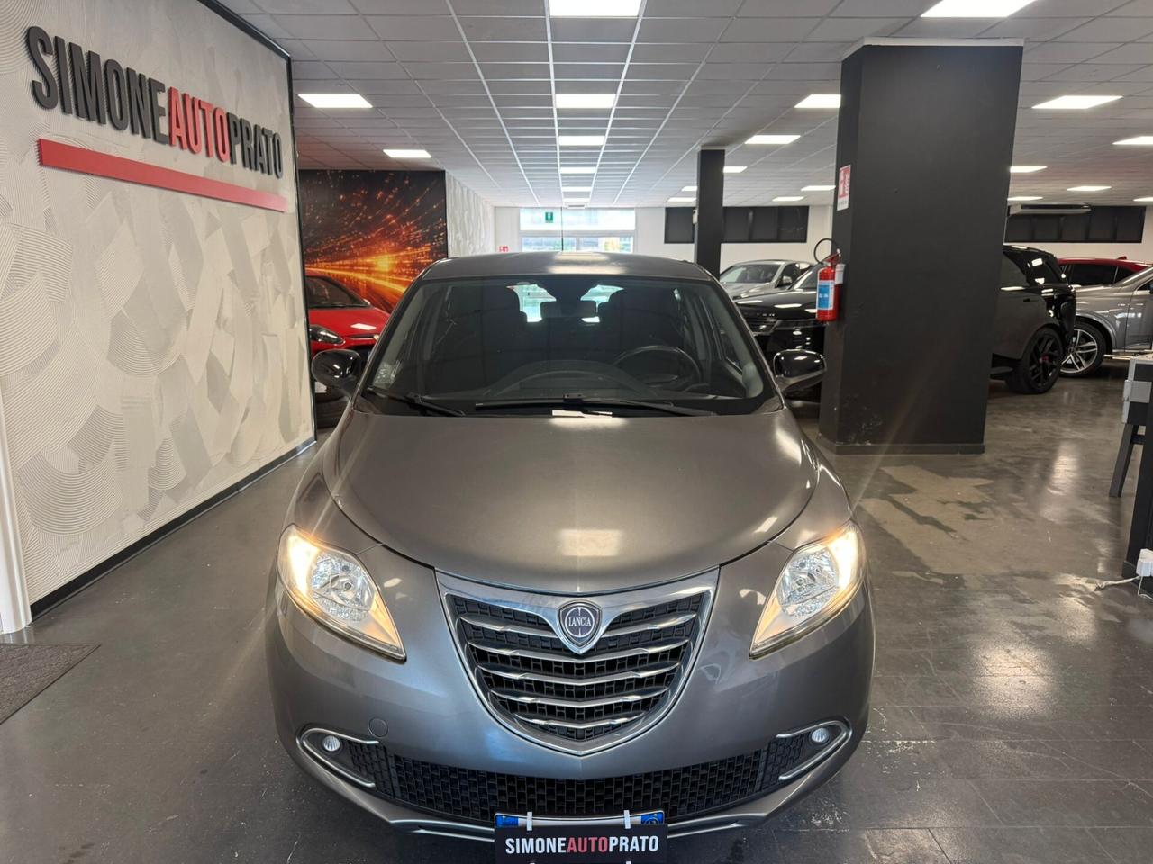 Lancia Ypsilon 1.2 69 CV 5 porte Silver