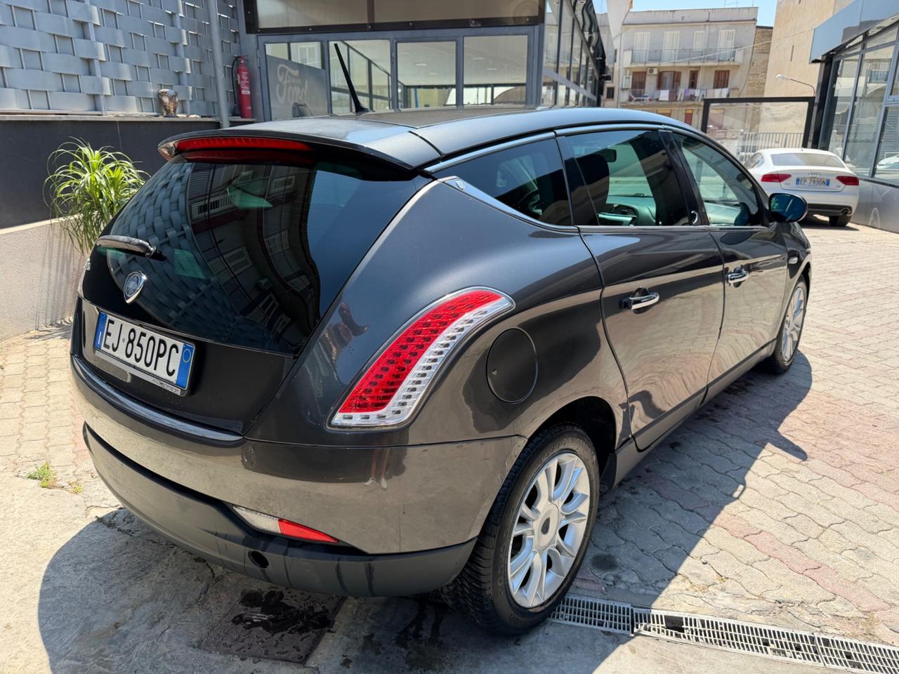 Lancia Delta 1.6 MJT DPF Gold 2011