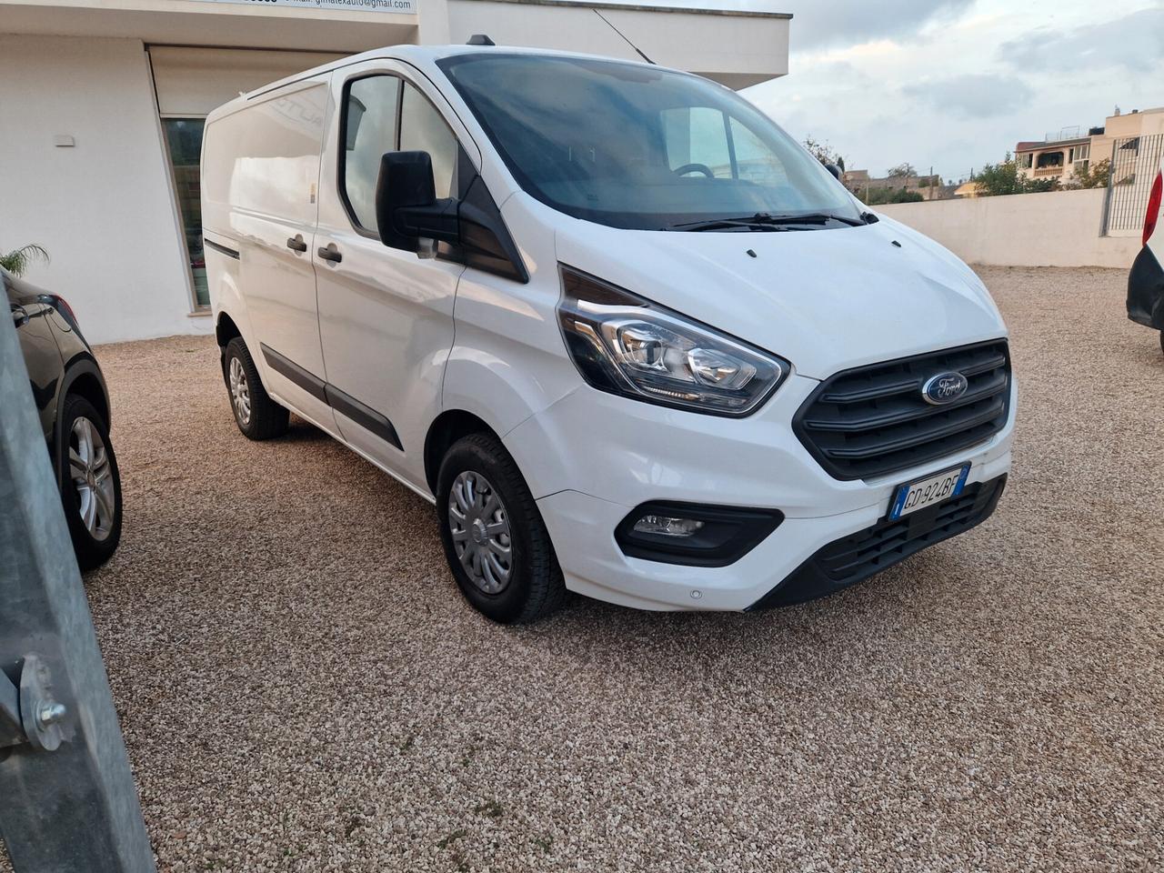 Ford Transit Custom Ultima versione