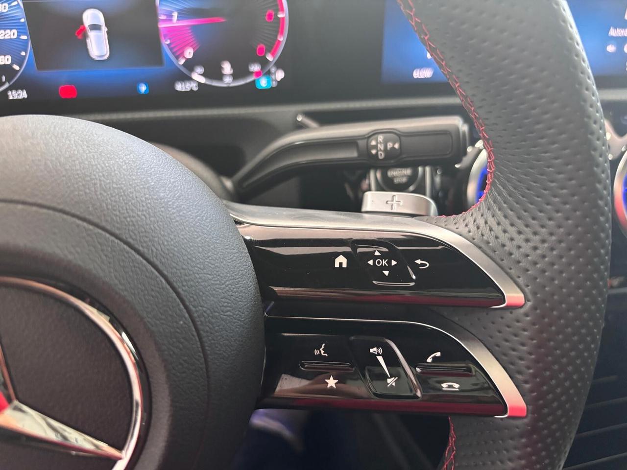 MERCEDES-BENZ A180D PREMIUM AMG TETTO-NAVI-LED