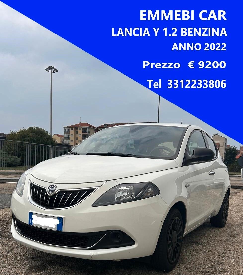 Lancia Ypsilon 1.0 FireFly 5 porte S&S Hybrid Ecochic Silver