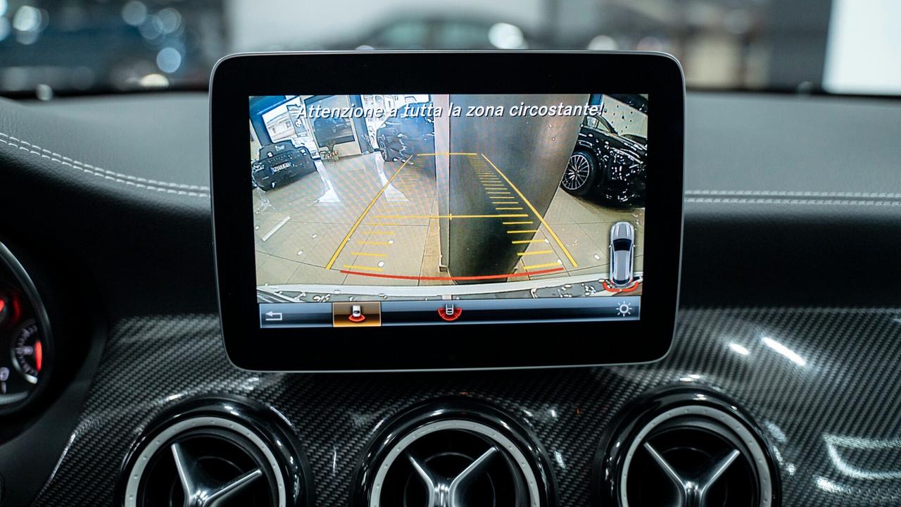 Mercedes-benz GLA 200 D NIGHT EDITION AUTO TETTO CARBONIO NAVI PELLE FULL OPTIONAL