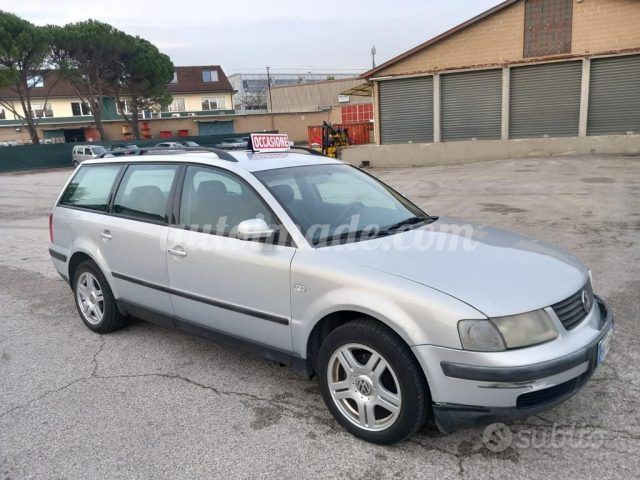 VOLKSWAGEN Passat 1.9 TDI/115 CV cat Var. H.line