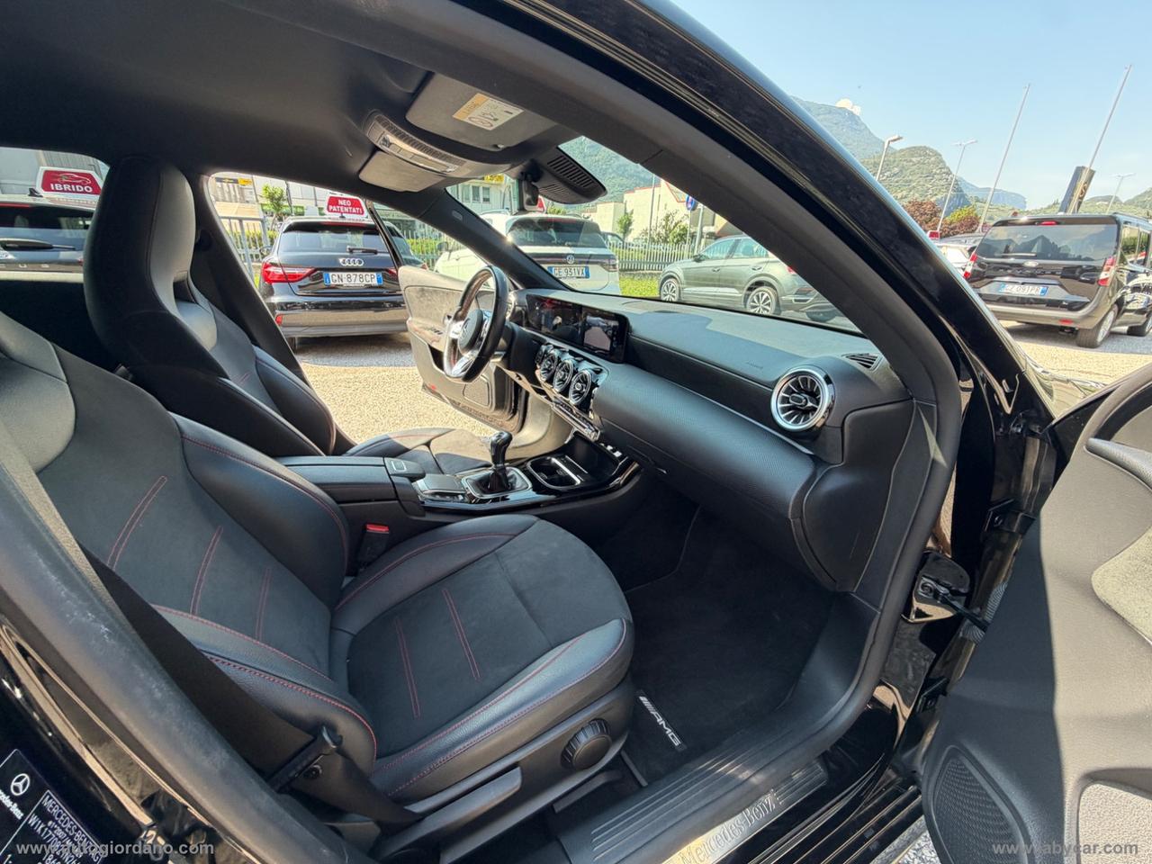 MERCEDES-BENZ A 160 Premium AMG LINE