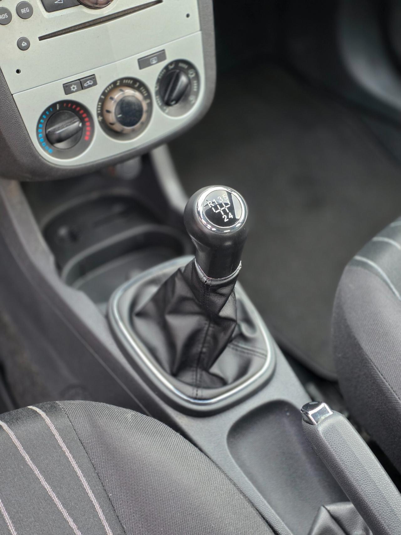 Opel Corsa 1.2 80CV 5 porte GPL-TECH Enjoy