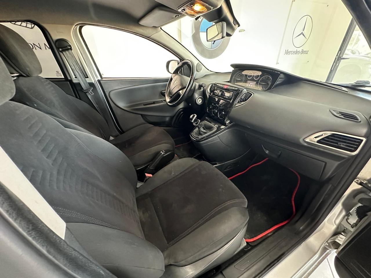 Lancia Ypsilon 1.2 69 CV 5 porte S&S Silver