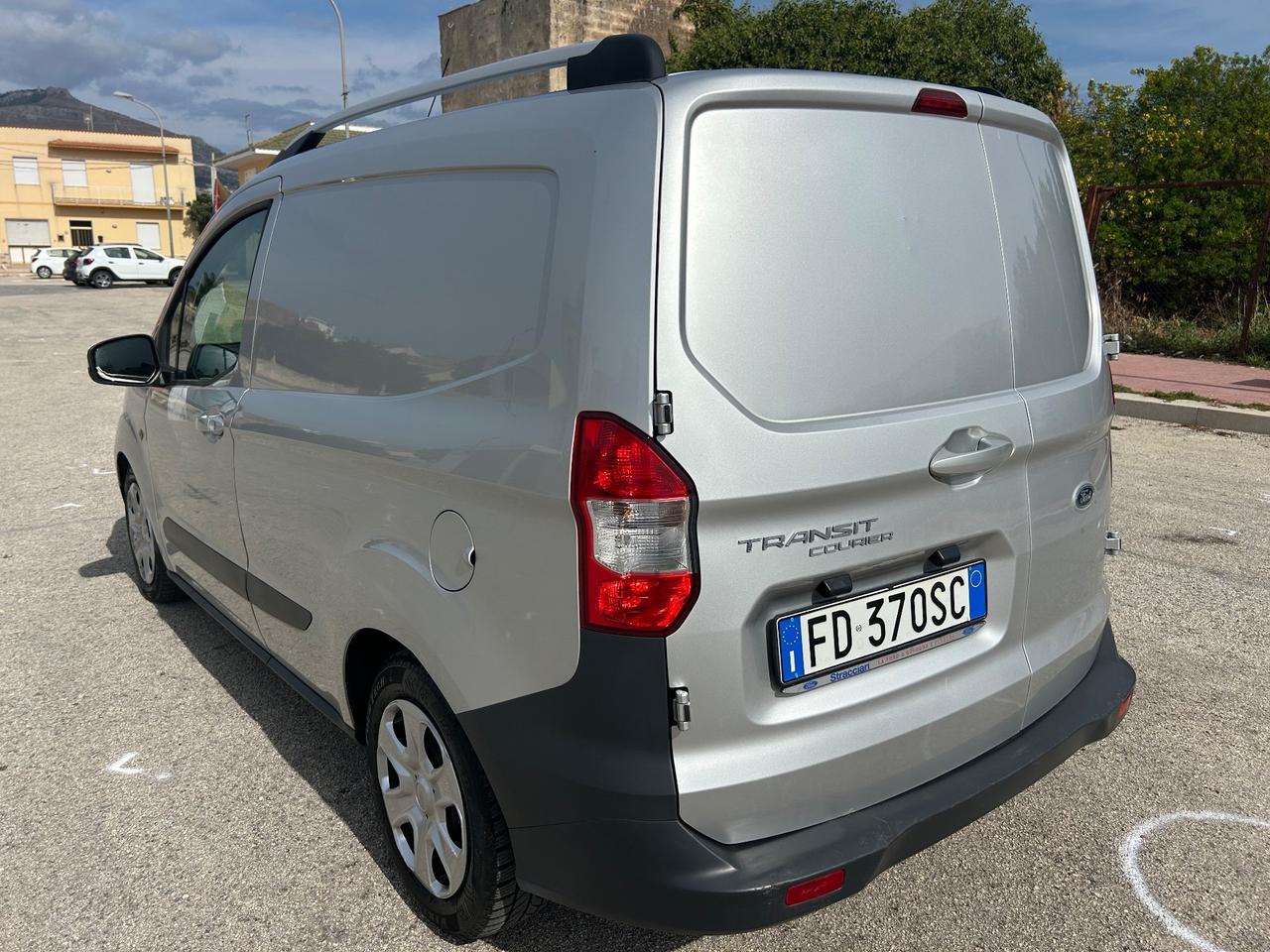 Ford Transit Courier 1.5 TDCi 75CV Van Trend