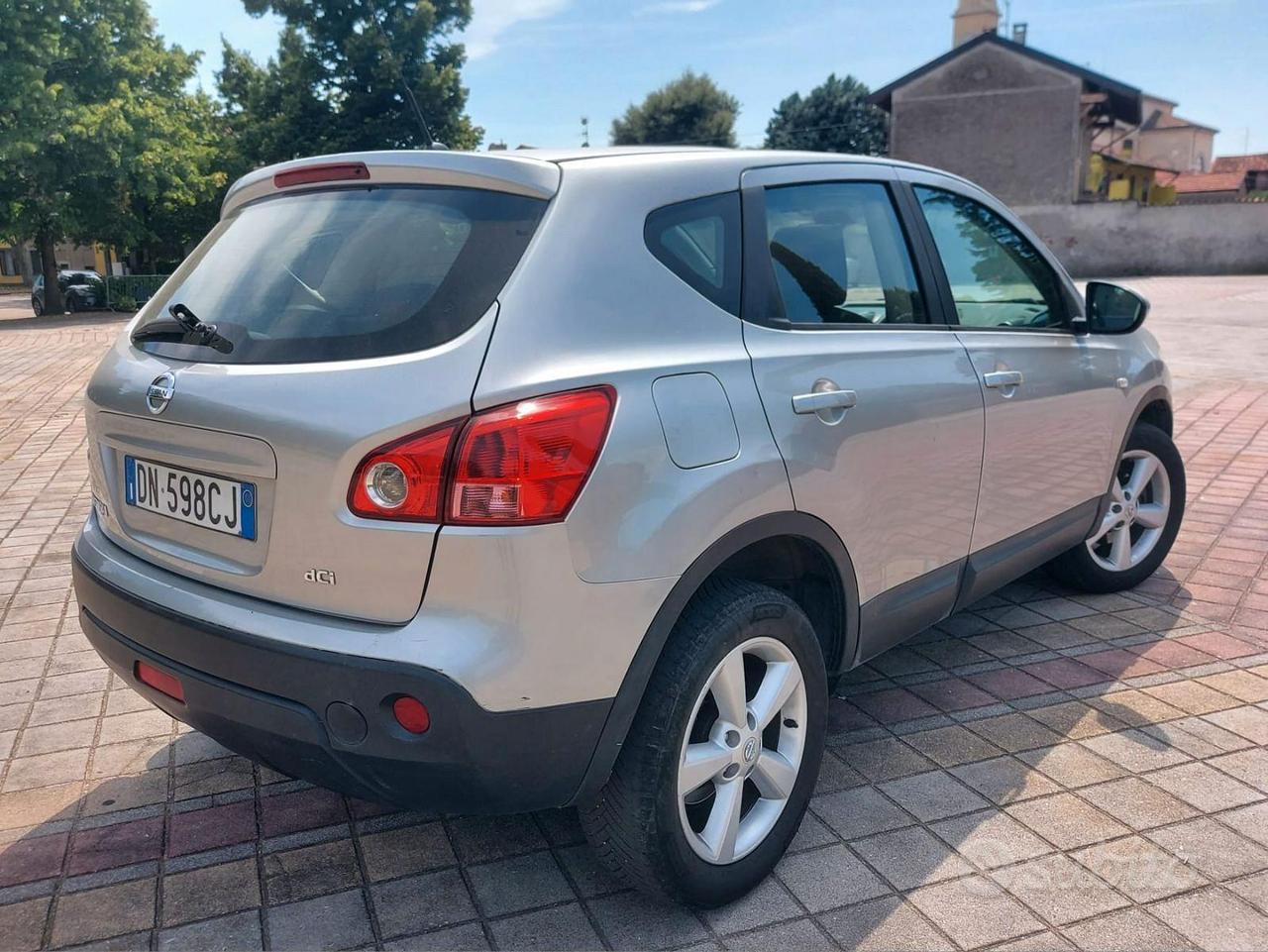 Nissan Qashqai Qashqai I 2008 2.0 dci Tekna dpf