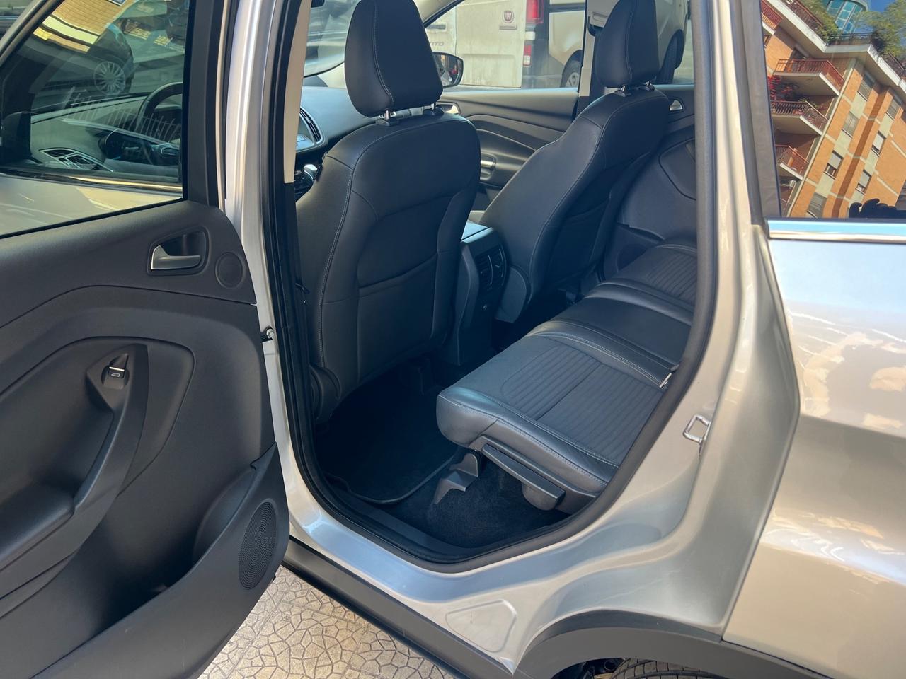 Ford Kuga 1.5 TDCI 120 CV S&S 2WD Powershift Titanium
