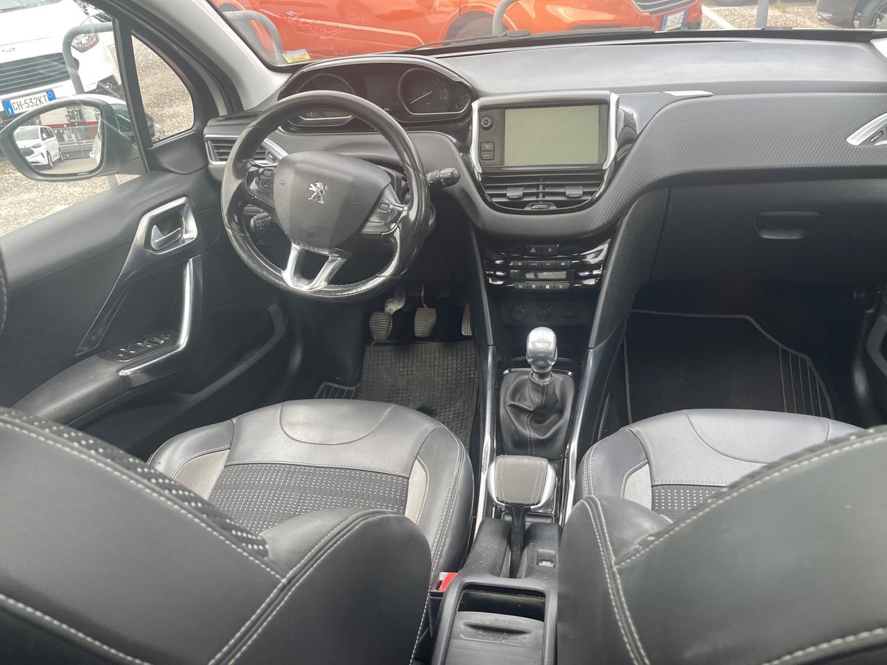 Peugeot 2008 1.6 e-HDi 115 CV Stop&Start Féline